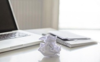 信用卡迟还几天算逾期，请仔细阅读文章！